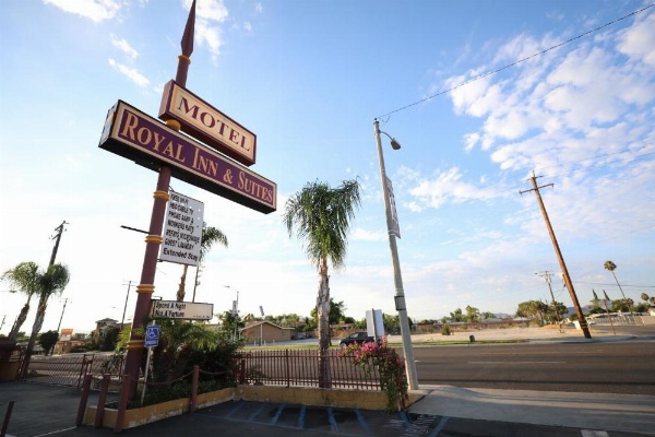 Royal Inn and Suites image 24